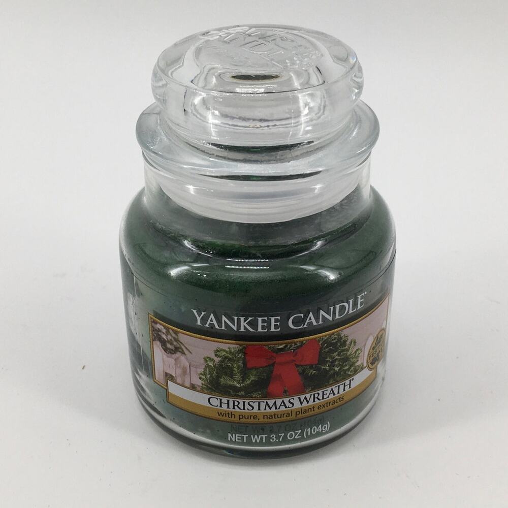 Yankee Candle Christmas Wreath Pine Holiday 3.7 oz Small Jar 20-30 hr NEW